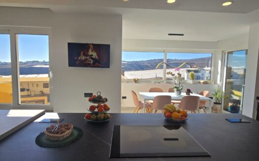 Chalet pareado con piscina privada en Montaña La Data