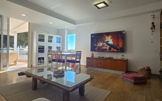 Chalet pareado con piscina privada en Montaña La Data