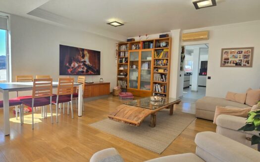 Chalet pareado con piscina privada en Montaña La Data