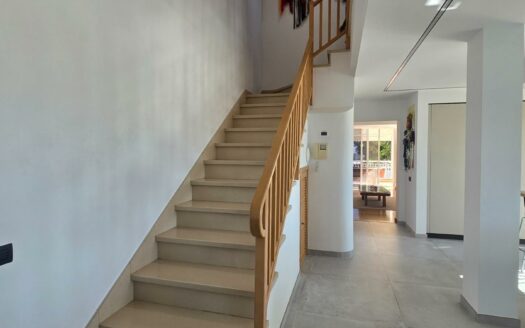 Chalet pareado con piscina privada en Montaña La Data