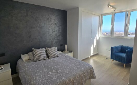 Chalet pareado con piscina privada en Montaña La Data