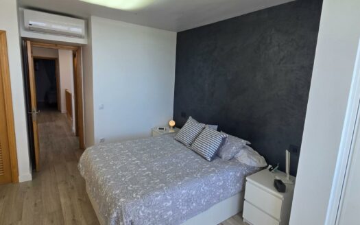 Chalet pareado con piscina privada en Montaña La Data