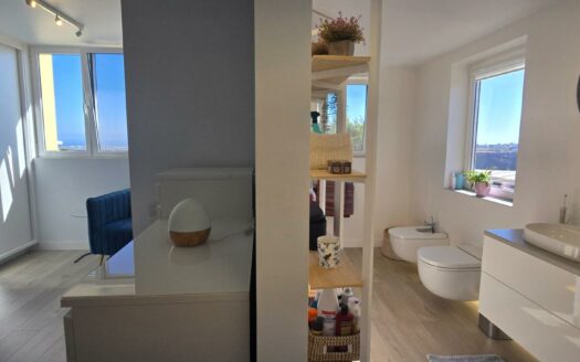 Chalet pareado con piscina privada en Montaña La Data