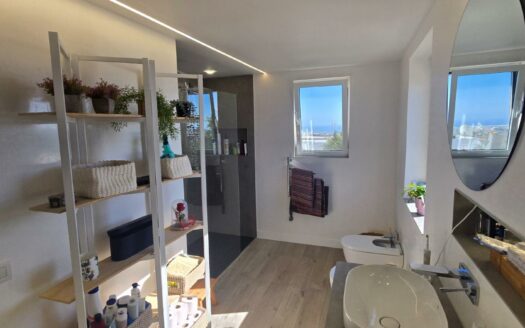 Chalet pareado con piscina privada en Montaña La Data