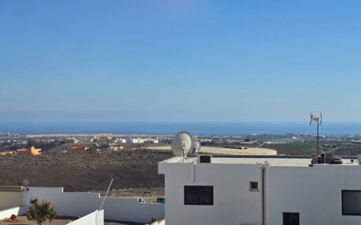 Chalet pareado con piscina privada en Montaña La Data