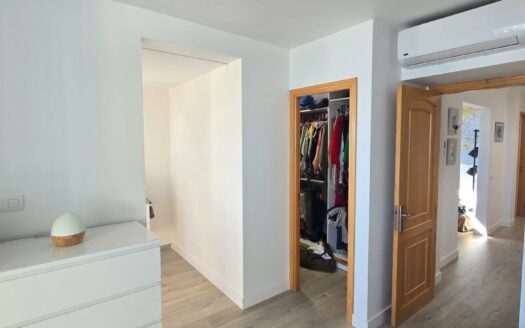 Chalet pareado con piscina privada en Montaña La Data