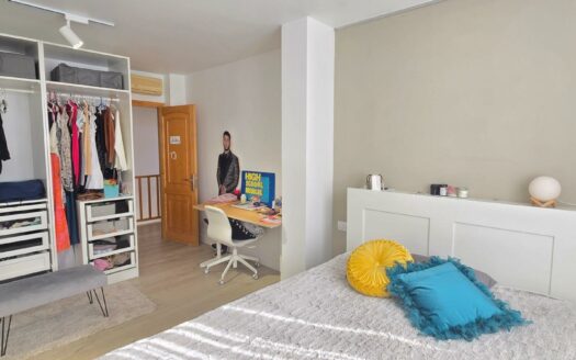 Chalet pareado con piscina privada en Montaña La Data