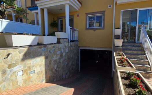 Chalet pareado con piscina privada en Montaña La Data