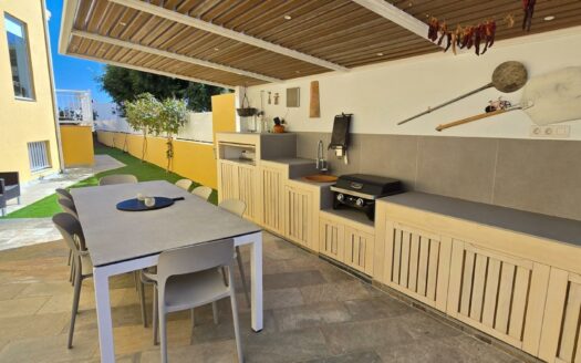 Chalet pareado con piscina privada en Montaña La Data