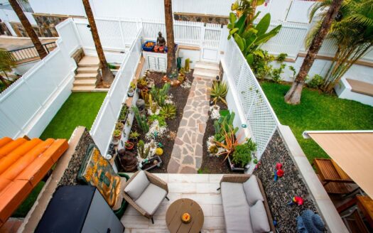 Bungalow Dúplex Reformado en Venta en Playa del Inglés – ¡Un Sueño Hecho Realidad!