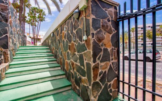 Bungalow Dúplex Reformado en Venta en Playa del Inglés – ¡Un Sueño Hecho Realidad!