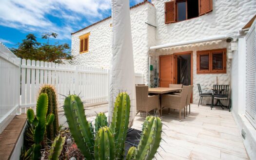 Bungalow Dúplex Reformado en Venta en Playa del Inglés – ¡Un Sueño Hecho Realidad!