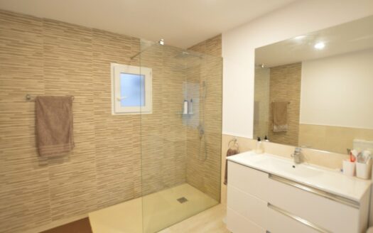 Apartamento renovado a 3 minutos de la playa