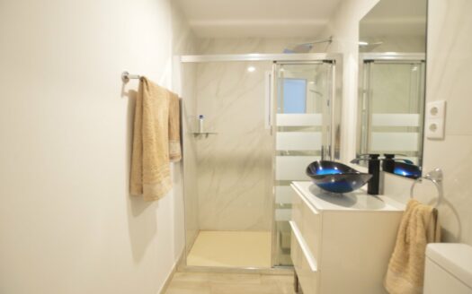 Apartamento renovado a 3 minutos de la playa