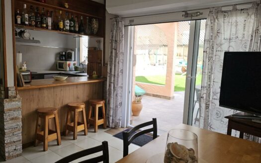 Chalet con piscina privada disponible para CORTA TEMPORADA