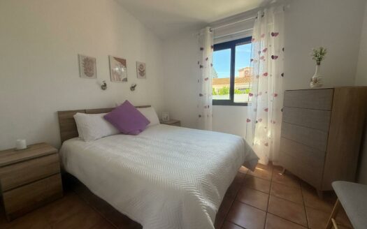 Bungalow con 2 terrazas y piscina comunitaria para EL VERANO