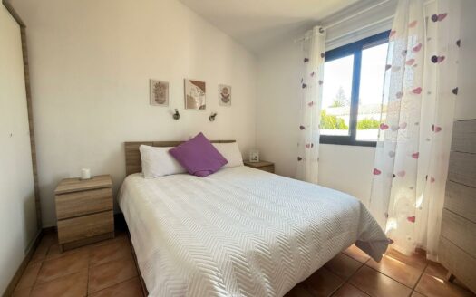 Bungalow con 2 terrazas y piscina comunitaria para EL VERANO