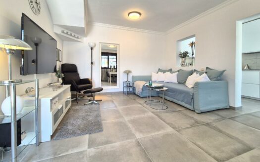 MODERNO DÚPLEX RECIÉN REFORMADO DE 4 HABITACIONES, ZONA EXTERIOR GRANDE Y VISTAS AL MAR EN AMADORES