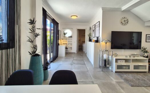 MODERNO DÚPLEX RECIÉN REFORMADO DE 4 HABITACIONES, ZONA EXTERIOR GRANDE Y VISTAS AL MAR EN AMADORES