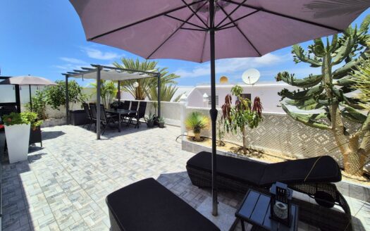 MODERNO DÚPLEX RECIÉN REFORMADO DE 4 HABITACIONES, ZONA EXTERIOR GRANDE Y VISTAS AL MAR EN AMADORES
