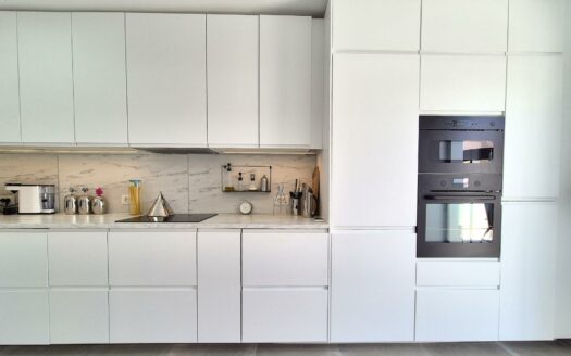 MODERNO DÚPLEX RECIÉN REFORMADO DE 4 HABITACIONES, ZONA EXTERIOR GRANDE Y VISTAS AL MAR EN AMADORES