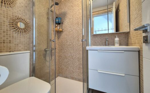MODERNO DÚPLEX RECIÉN REFORMADO DE 4 HABITACIONES, ZONA EXTERIOR GRANDE Y VISTAS AL MAR EN AMADORES