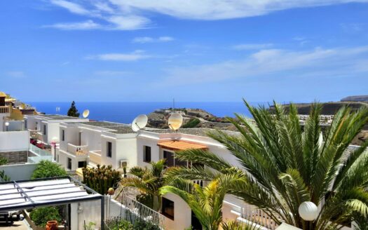 MODERNO DÚPLEX RECIÉN REFORMADO DE 4 HABITACIONES, ZONA EXTERIOR GRANDE Y VISTAS AL MAR EN AMADORES