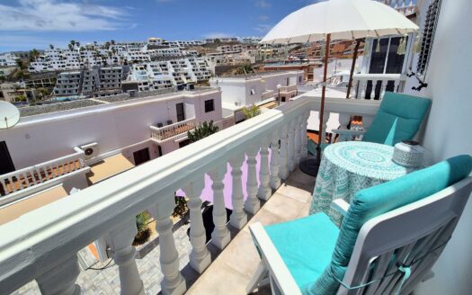 MODERNO DÚPLEX RECIÉN REFORMADO DE 4 HABITACIONES, ZONA EXTERIOR GRANDE Y VISTAS AL MAR EN AMADORES