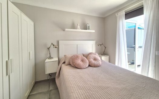 MODERNO DÚPLEX RECIÉN REFORMADO DE 4 HABITACIONES, ZONA EXTERIOR GRANDE Y VISTAS AL MAR EN AMADORES