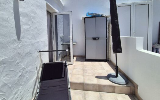 MODERNO DÚPLEX RECIÉN REFORMADO DE 4 HABITACIONES, ZONA EXTERIOR GRANDE Y VISTAS AL MAR EN AMADORES