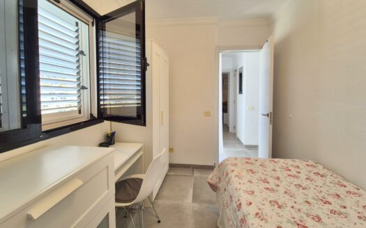 MODERNO DÚPLEX RECIÉN REFORMADO DE 4 HABITACIONES, ZONA EXTERIOR GRANDE Y VISTAS AL MAR EN AMADORES