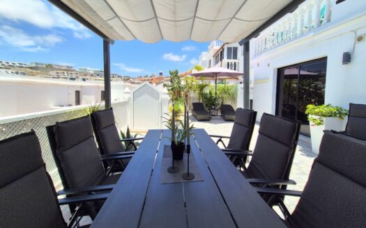 MODERNO DÚPLEX RECIÉN REFORMADO DE 4 HABITACIONES, ZONA EXTERIOR GRANDE Y VISTAS AL MAR EN AMADORES
