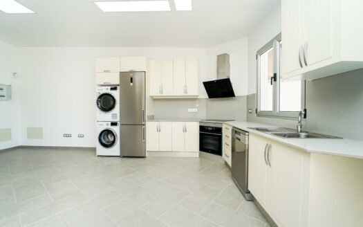 Vivienda reformada con parcela rústica de 729 metros