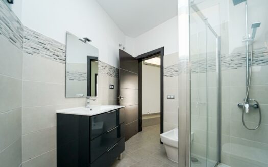 Vivienda reformada con parcela rústica de 729 metros