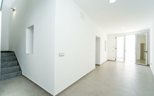 Vivienda reformada con parcela rústica de 729 metros