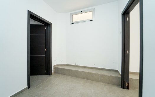 Vivienda reformada con parcela rústica de 729 metros