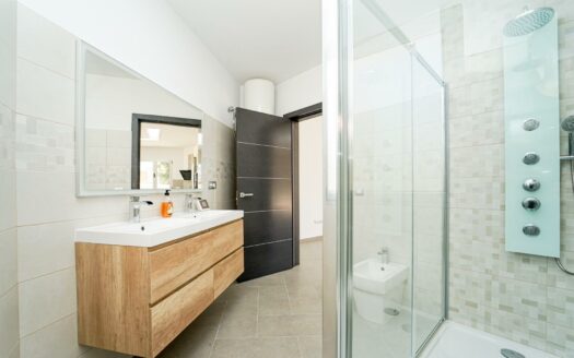 Vivienda reformada con parcela rústica de 729 metros