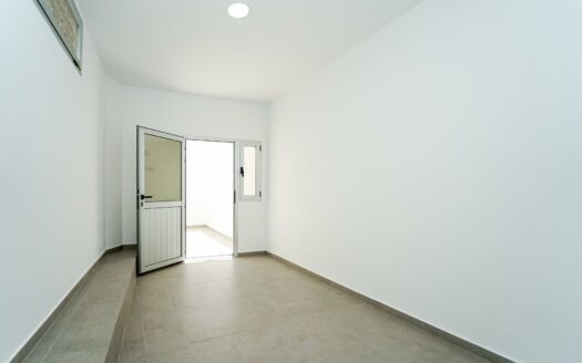 Vivienda reformada con parcela rústica de 729 metros