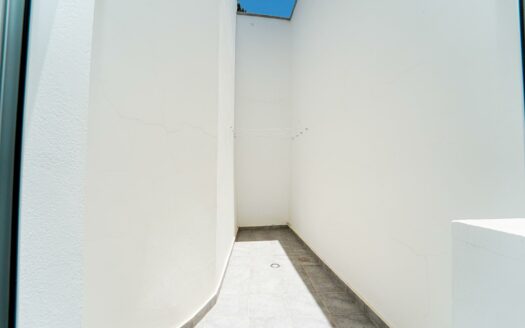 Vivienda reformada con parcela rústica de 729 metros