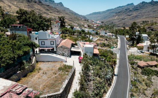 Vivienda reformada con parcela rústica de 729 metros