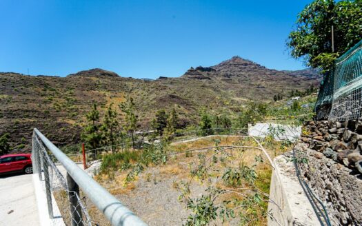 Vivienda reformada con parcela rústica de 729 metros