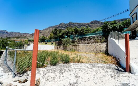 Vivienda reformada con parcela rústica de 729 metros