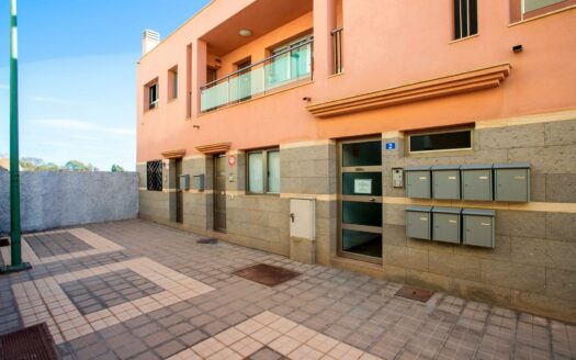 APARTAMENTO REFORMADO EN ESQUINA. 2 DORMITORIOS. AMPLIA TERRAZA. VISTAS AL MAR. ARGUINEGUÍN