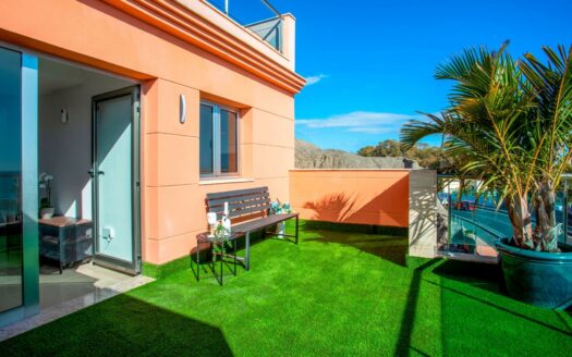 APARTAMENTO REFORMADO EN ESQUINA. 2 DORMITORIOS. AMPLIA TERRAZA. VISTAS AL MAR. ARGUINEGUÍN