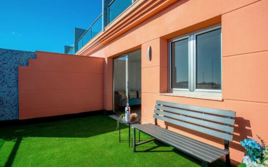 APARTAMENTO REFORMADO EN ESQUINA. 2 DORMITORIOS. AMPLIA TERRAZA. VISTAS AL MAR. ARGUINEGUÍN