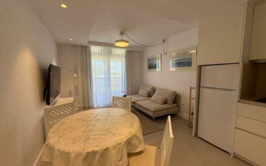 Apartamento reformado para corta temporada