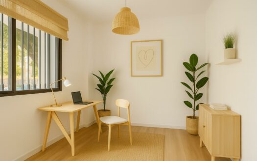 Unique opportunity in Plaza de la Concordia: spacious flat with outdoor areas and excellent potential