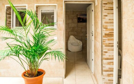 Se vende: Hostal en El Tablero de Maspalomas con alta rentabilidad