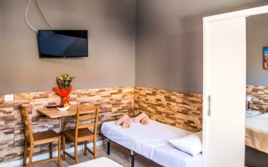 Se vende: Hostal en El Tablero de Maspalomas con alta rentabilidad