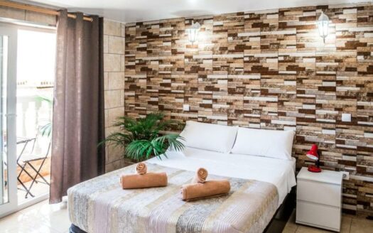 Se vende: Hostal en El Tablero de Maspalomas con alta rentabilidad